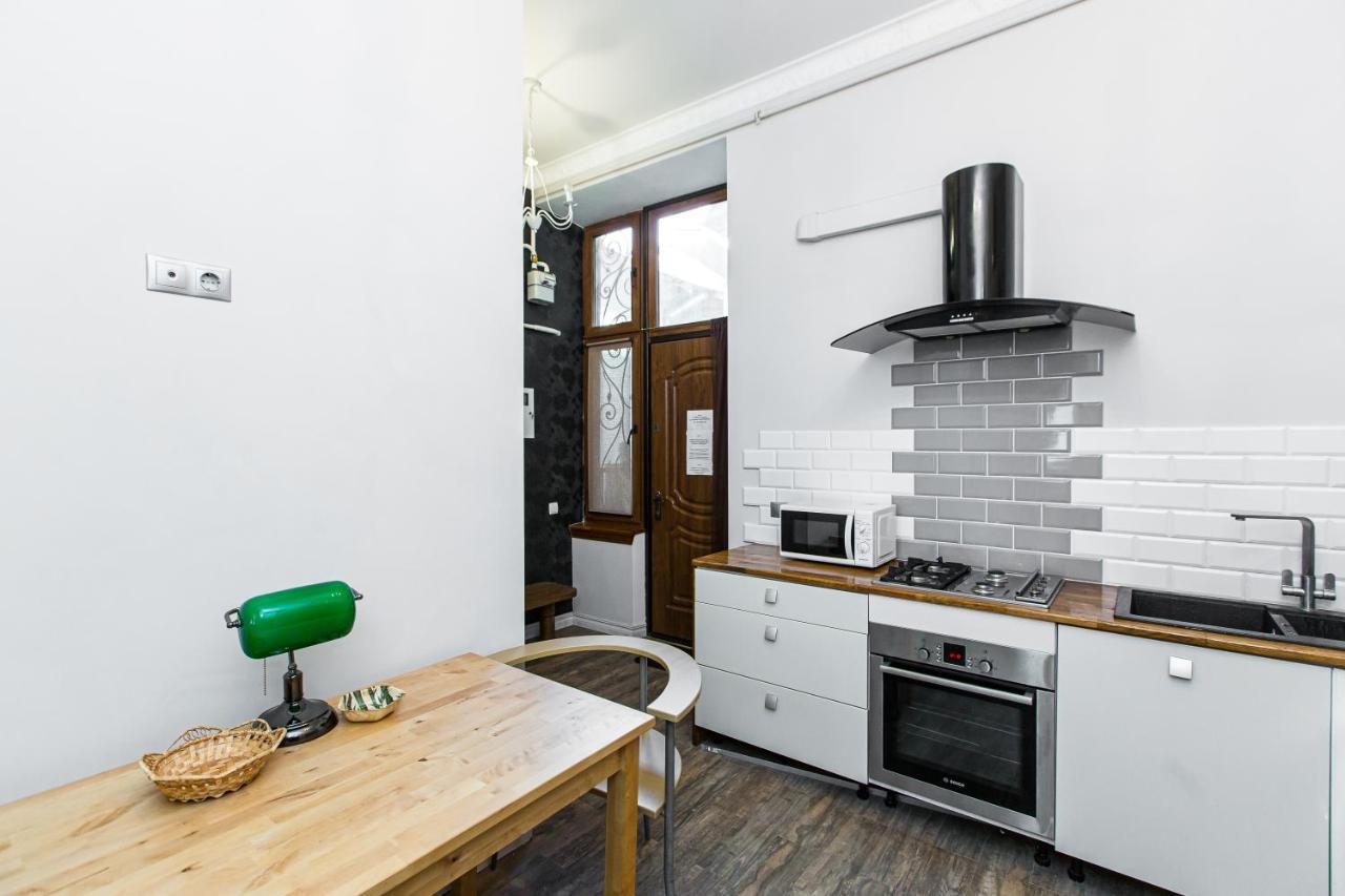 Австрійська Квартира В Центрі На Вулиці Михальчука 5 Lviv Exterior photo